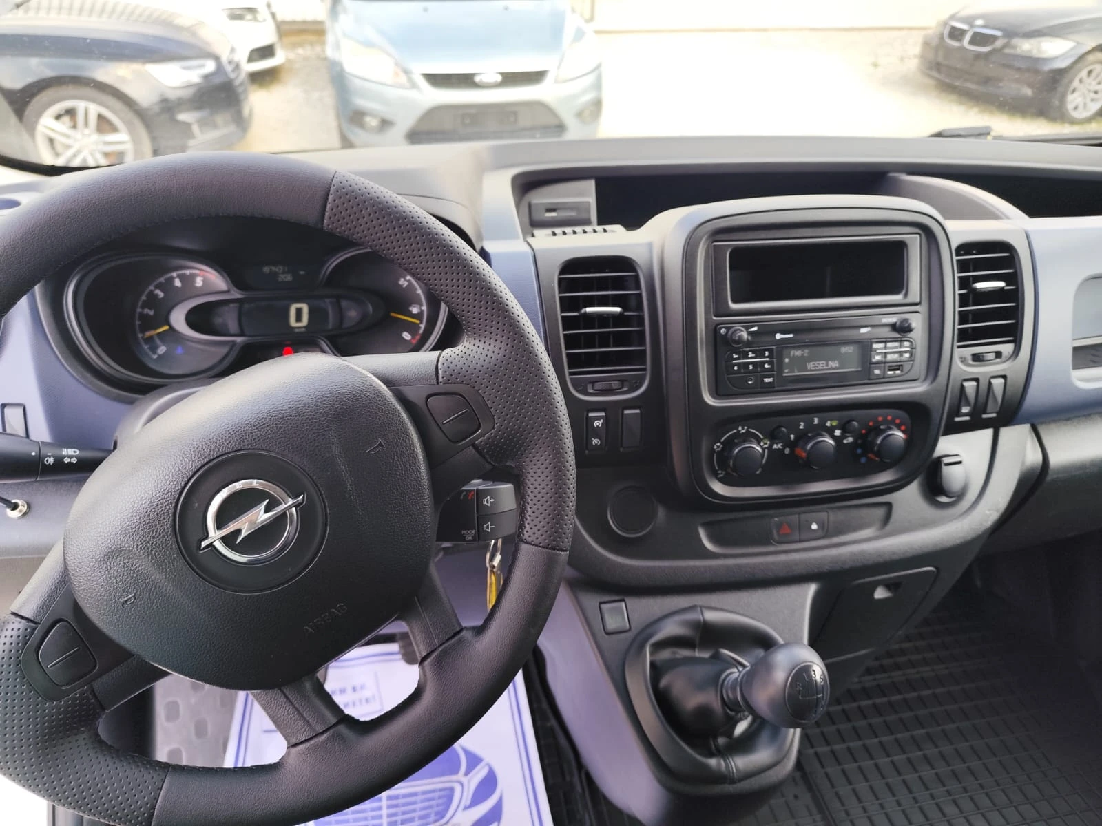 Opel Vivaro 1.6 дизел Италия.MAXI, снимка 12 - Бусове и автобуси - 55161236