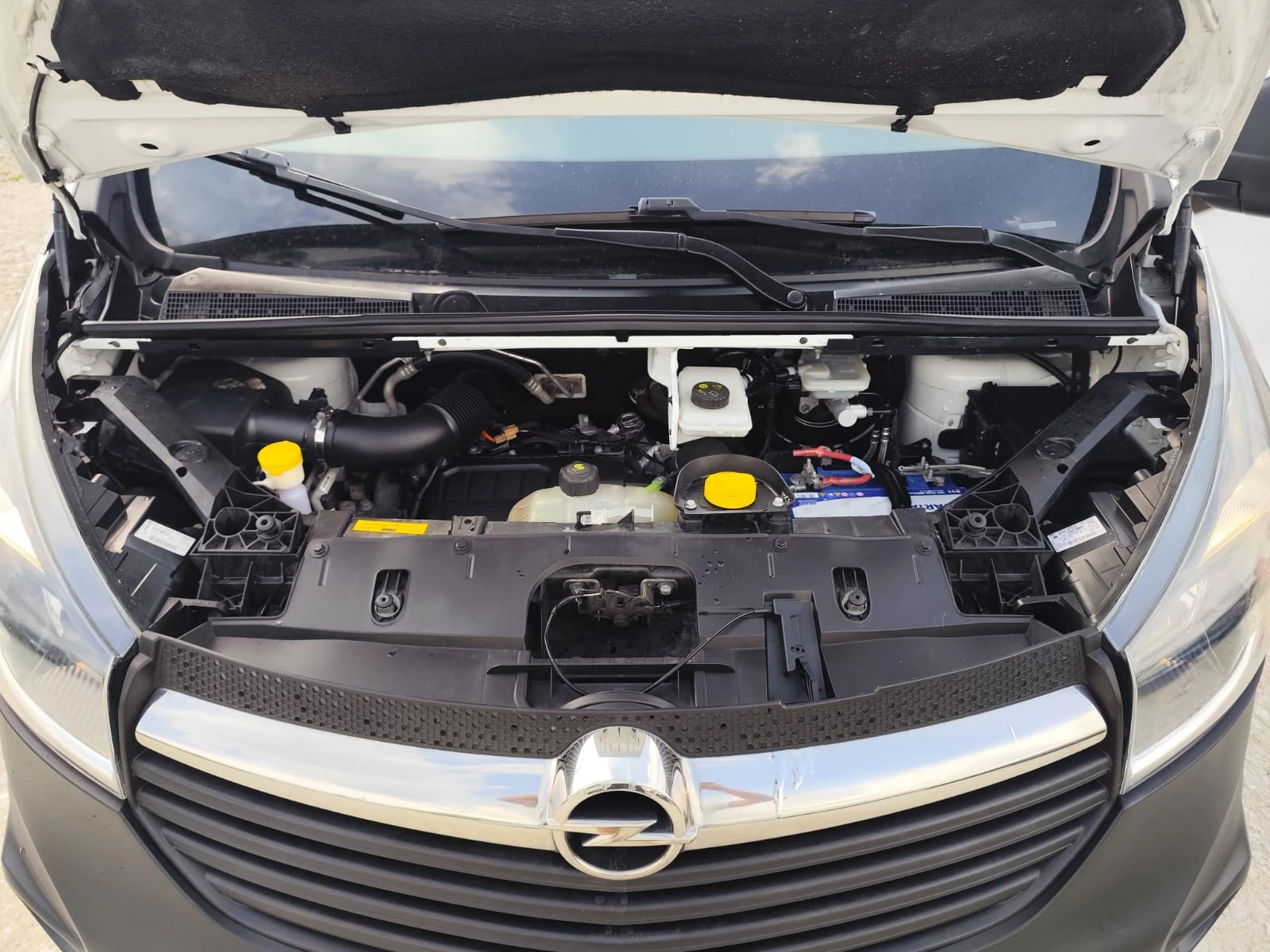 Opel Vivaro 1.6 дизел Италия.MAXI, снимка 16 - Бусове и автобуси - 55161236