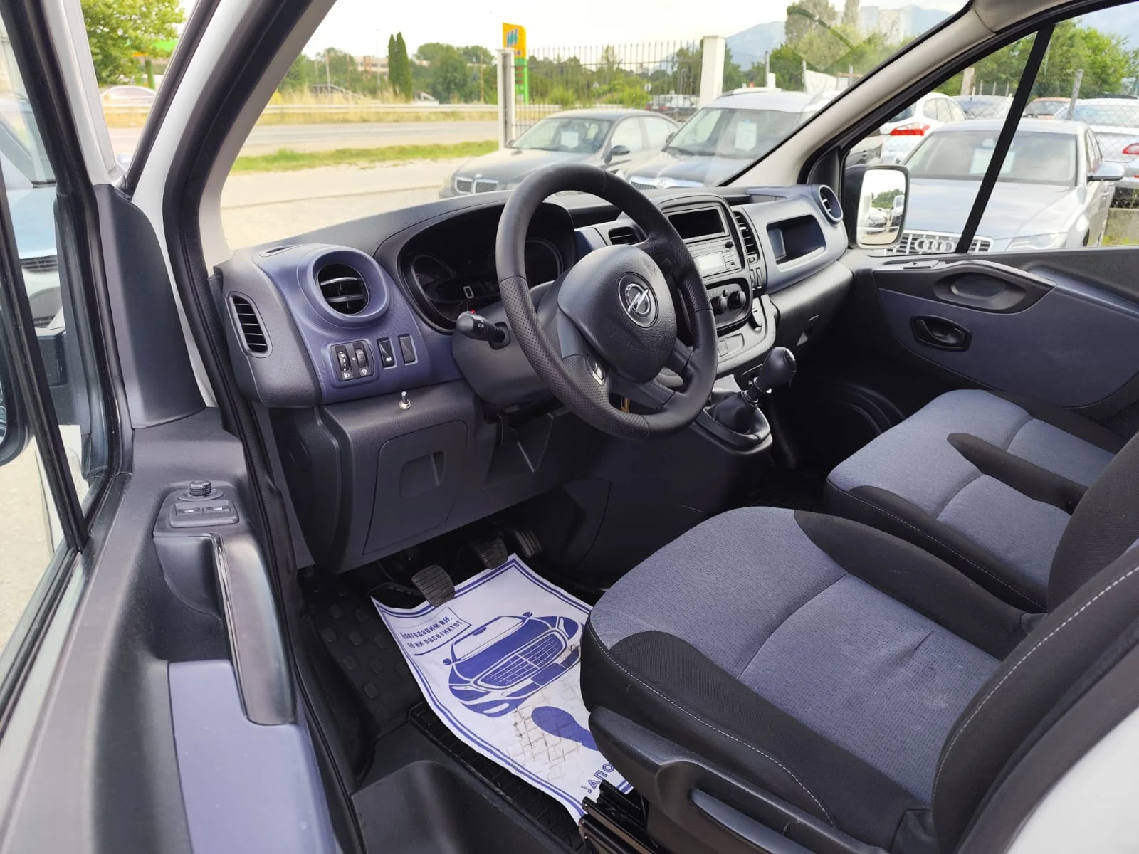 Opel Vivaro 1.6 дизел Италия.MAXI, снимка 13 - Бусове и автобуси - 55161236