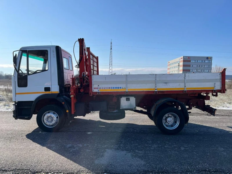 Iveco Eurocargo 120Е18 ТРИСТРАНЕН САМОСВАЛ С КРАН ПЕРФЕКТЕН, снимка 2 - Камиони - 53135850