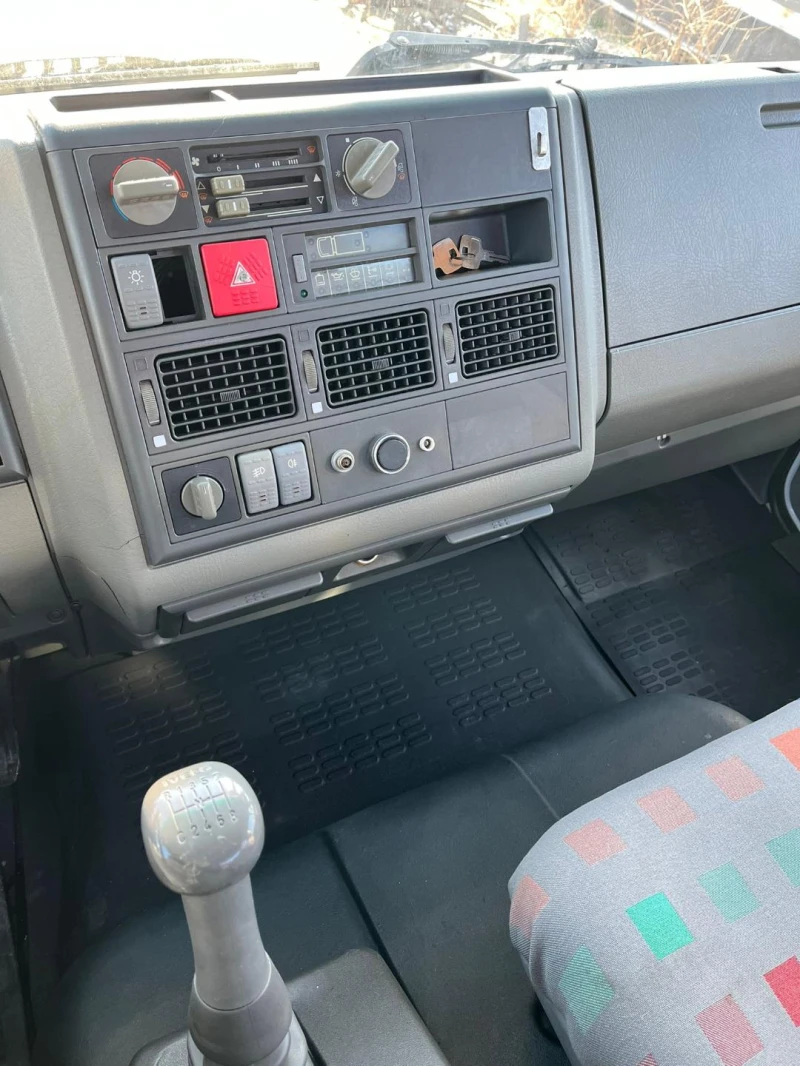 Iveco Eurocargo 120Е18 ТРИСТРАНЕН САМОСВАЛ С КРАН ПЕРФЕКТЕН, снимка 15 - Камиони - 53135850