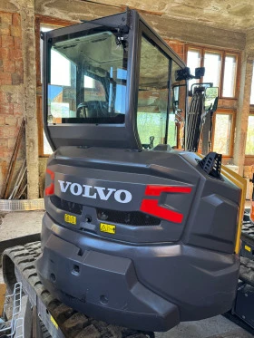 Багер Volvo ECR 50 F, снимка 2
