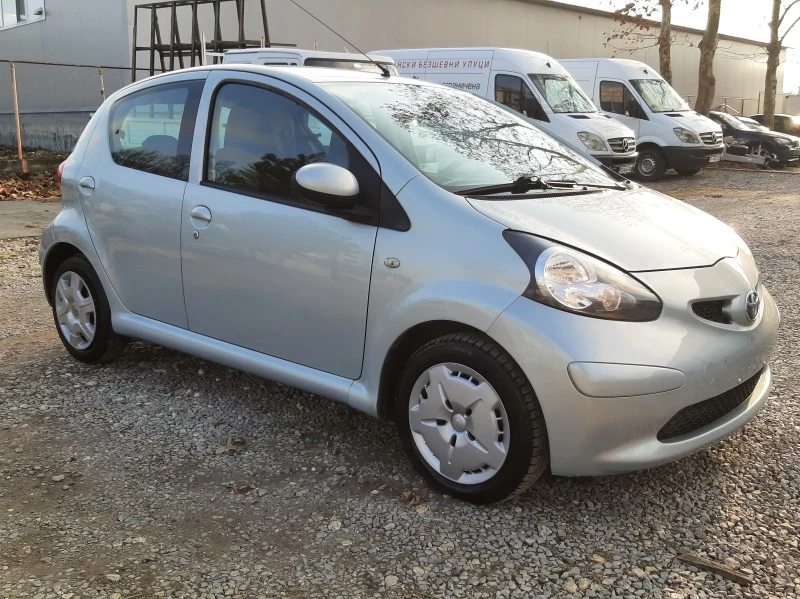 Toyota Aygo 1.4HDI КЛИМАТИК, снимка 3 - Автомобили и джипове - 43513651