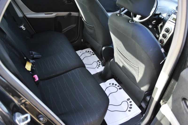 Toyota Yaris 1.4D-4D, снимка 8 - Автомобили и джипове - 49922650