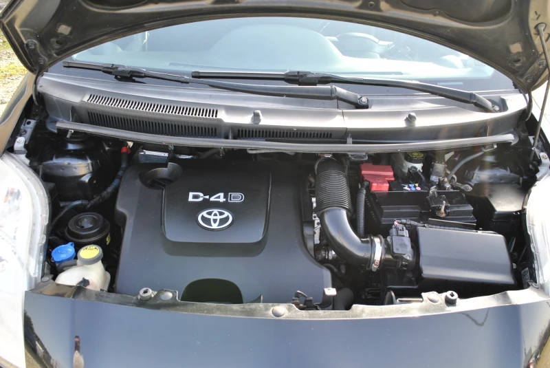 Toyota Yaris 1.4D-4D, снимка 13 - Автомобили и джипове - 49922650