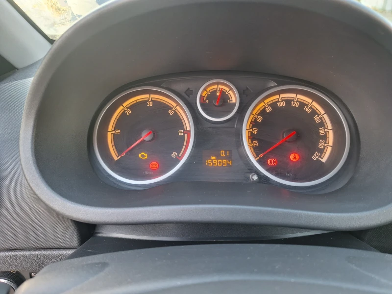 Opel Corsa 1.3, снимка 4 - Автомобили и джипове - 52511958