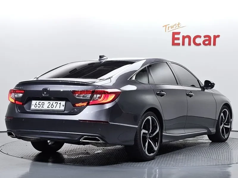 Honda Accord  2.0 Turbo Sports, снимка 2 - Автомобили и джипове - 55751834