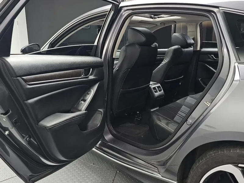 Honda Accord  2.0 Turbo Sports, снимка 12 - Автомобили и джипове - 55751834