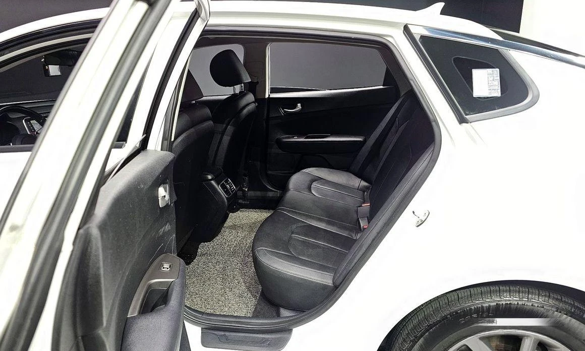 Kia K5 | Mobile.bg   11