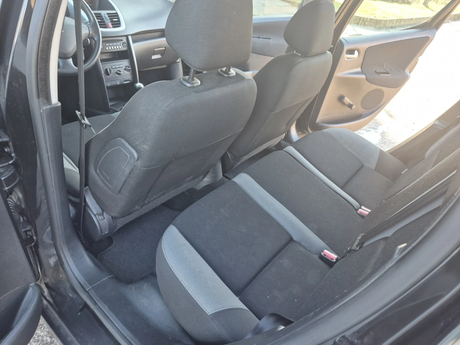 Peugeot 207 Хечбек - изображение 2