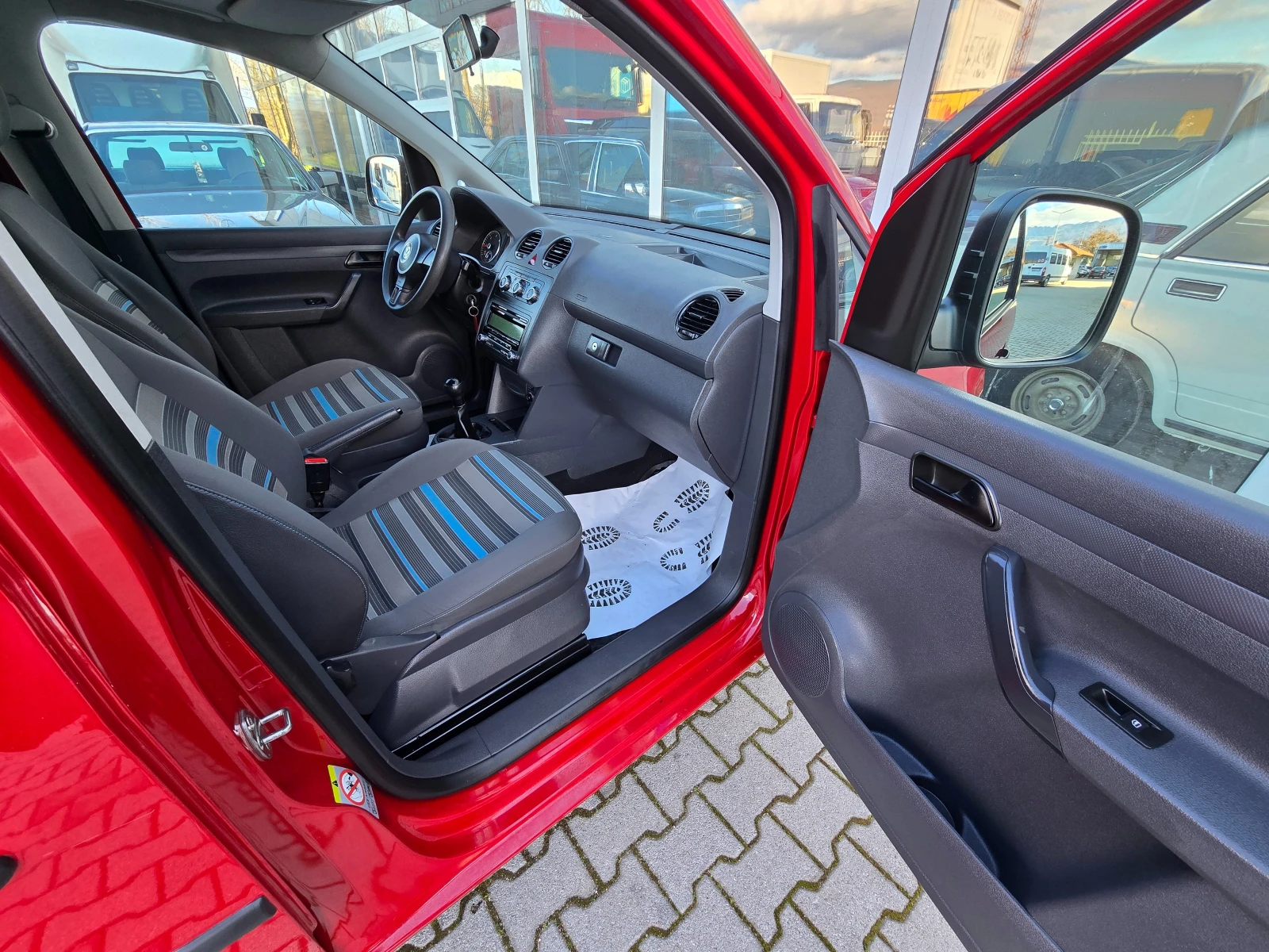 VW Caddy 1.6 TDi FACELIFT !! GERMANY !! | Mobile.bg � ����������� 15