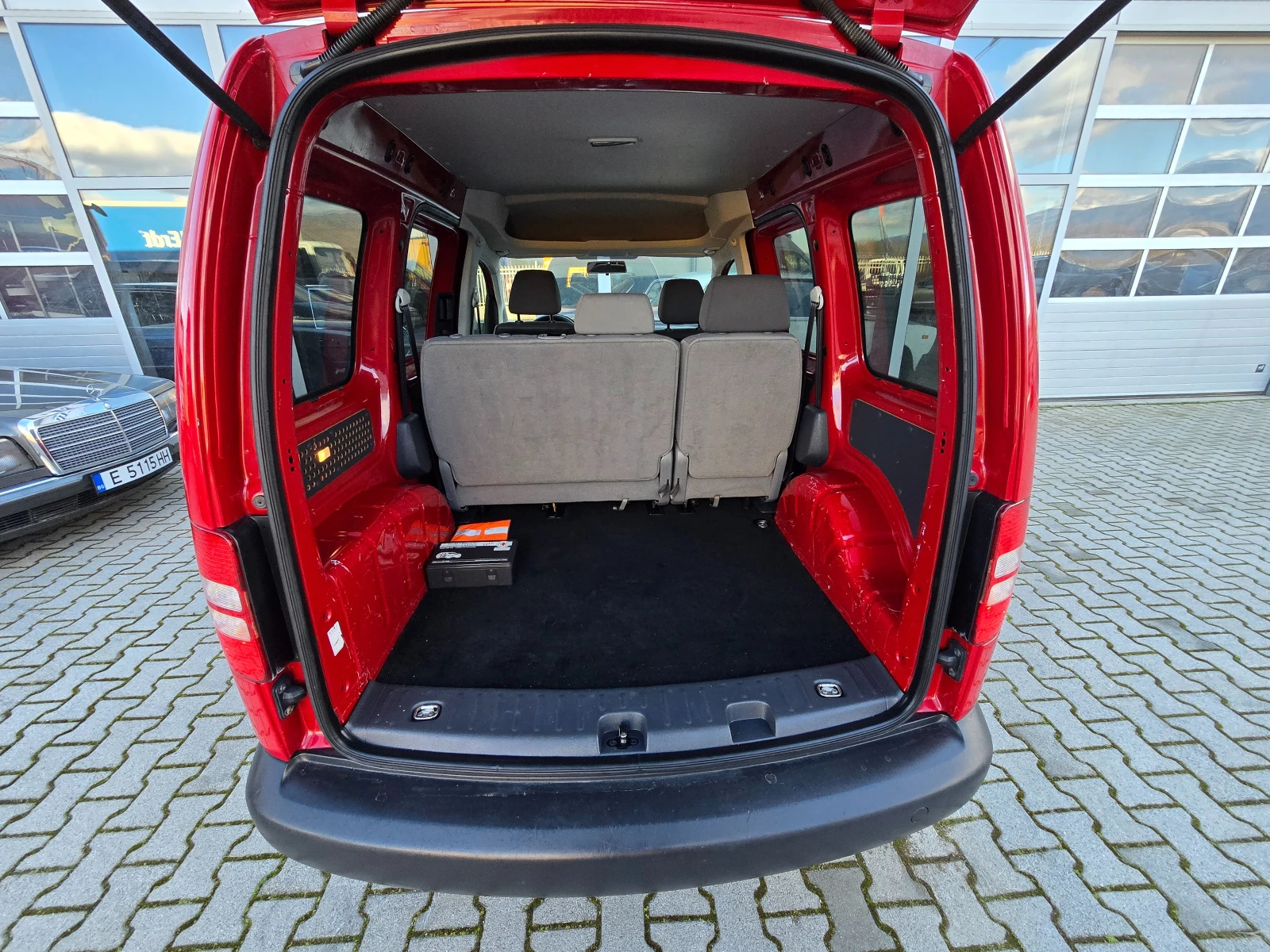 VW Caddy 1.6 TDi FACELIFT !! GERMANY !! | Mobile.bg � ����������� 12