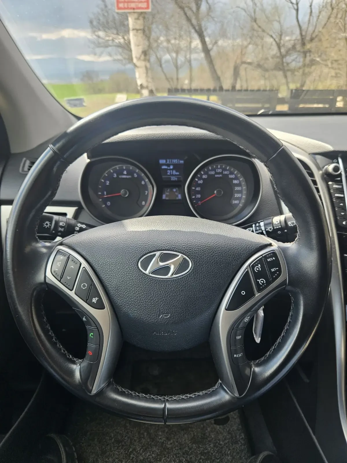 Hyundai I30 1.6 Бензин, теглич, камера за задно виждане, клима, снимка 11 - Автомобили и джипове - 53998013
