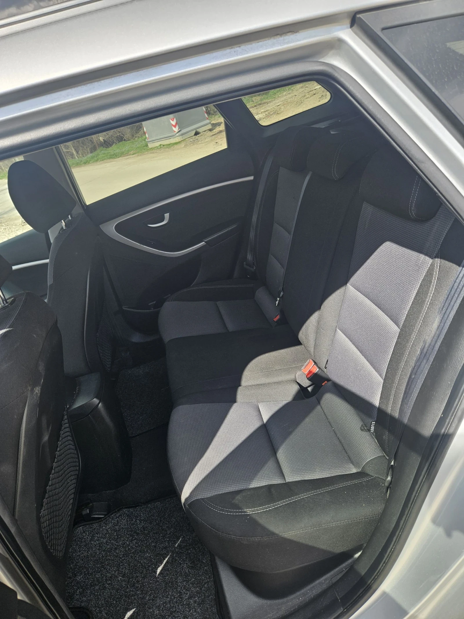 Hyundai I30 1.6 Бензин, теглич, камера за задно виждане, клима, снимка 8 - Автомобили и джипове - 53998013