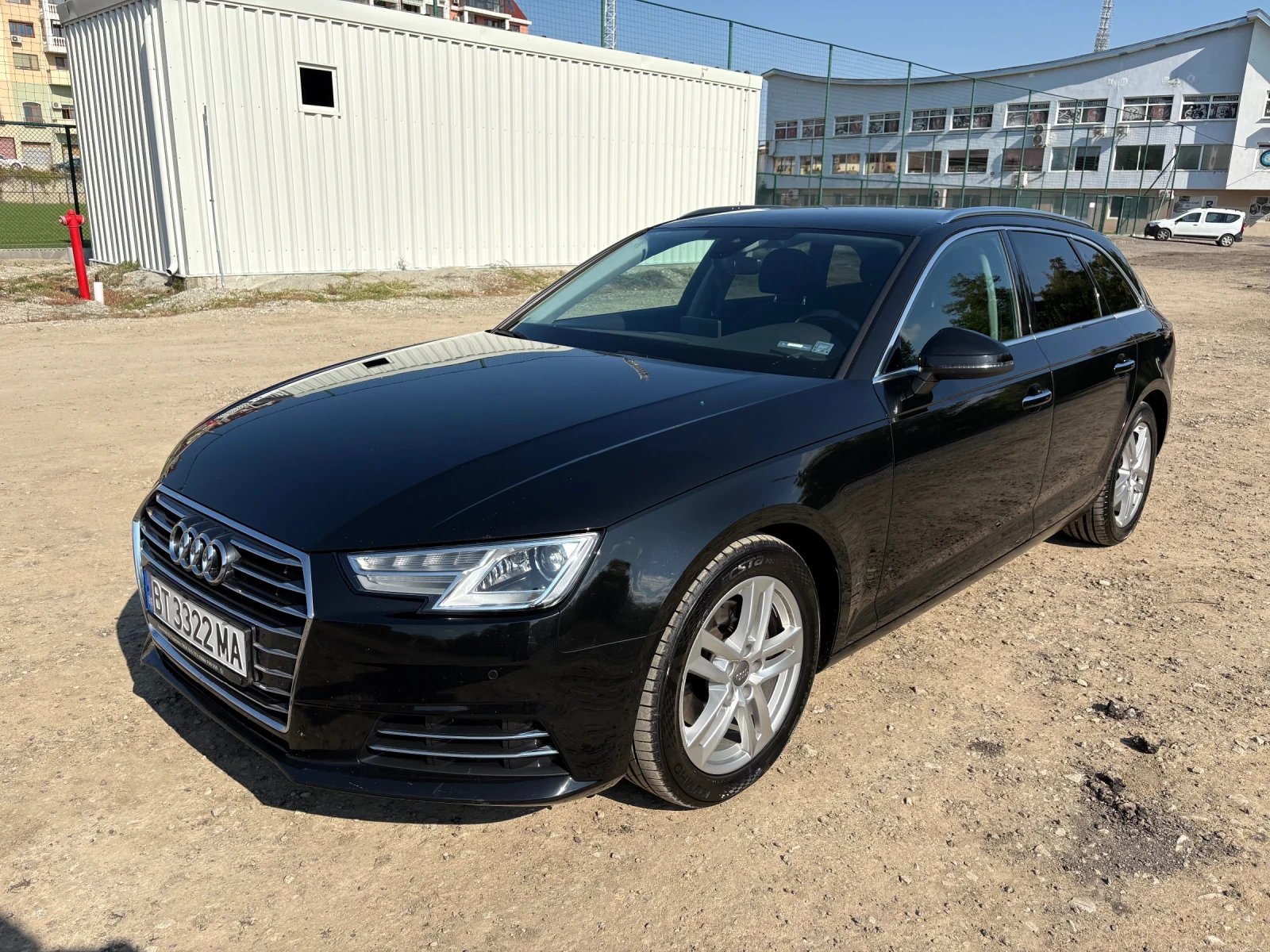 Audi A4 2.0 TDI S-tronic, снимка 2 - Автомобили и джипове - 54082321