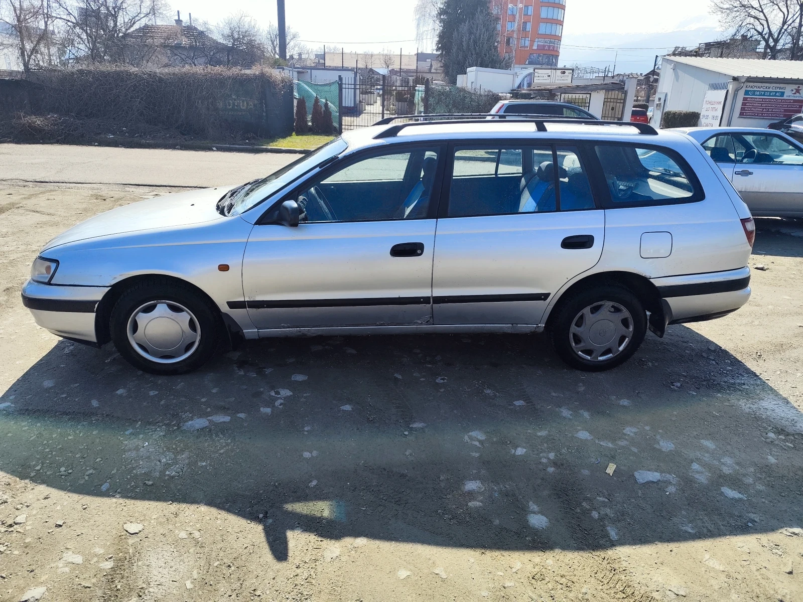 Toyota Avensis 2.0TD, снимка 4 - Автомобили и джипове - 54620768