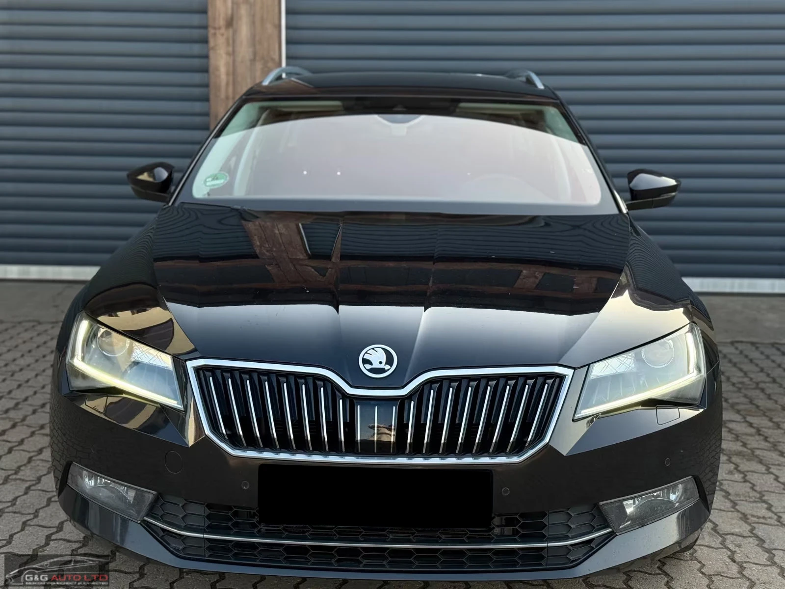 Skoda Superb STYLE/150HP/DSG/CAM/MEMO/LED/KLESS/AMBI/170q, снимка 2 - Автомобили и джипове - 54226168