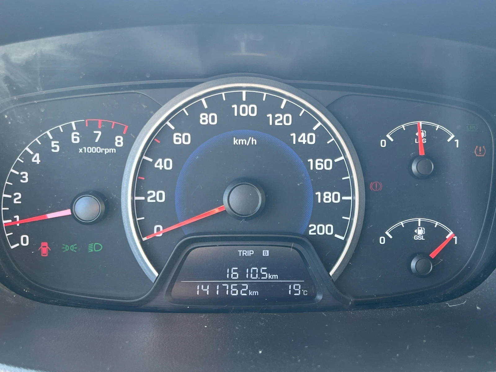 Hyundai I10, снимка 11 - Автомобили и джипове - 54248400