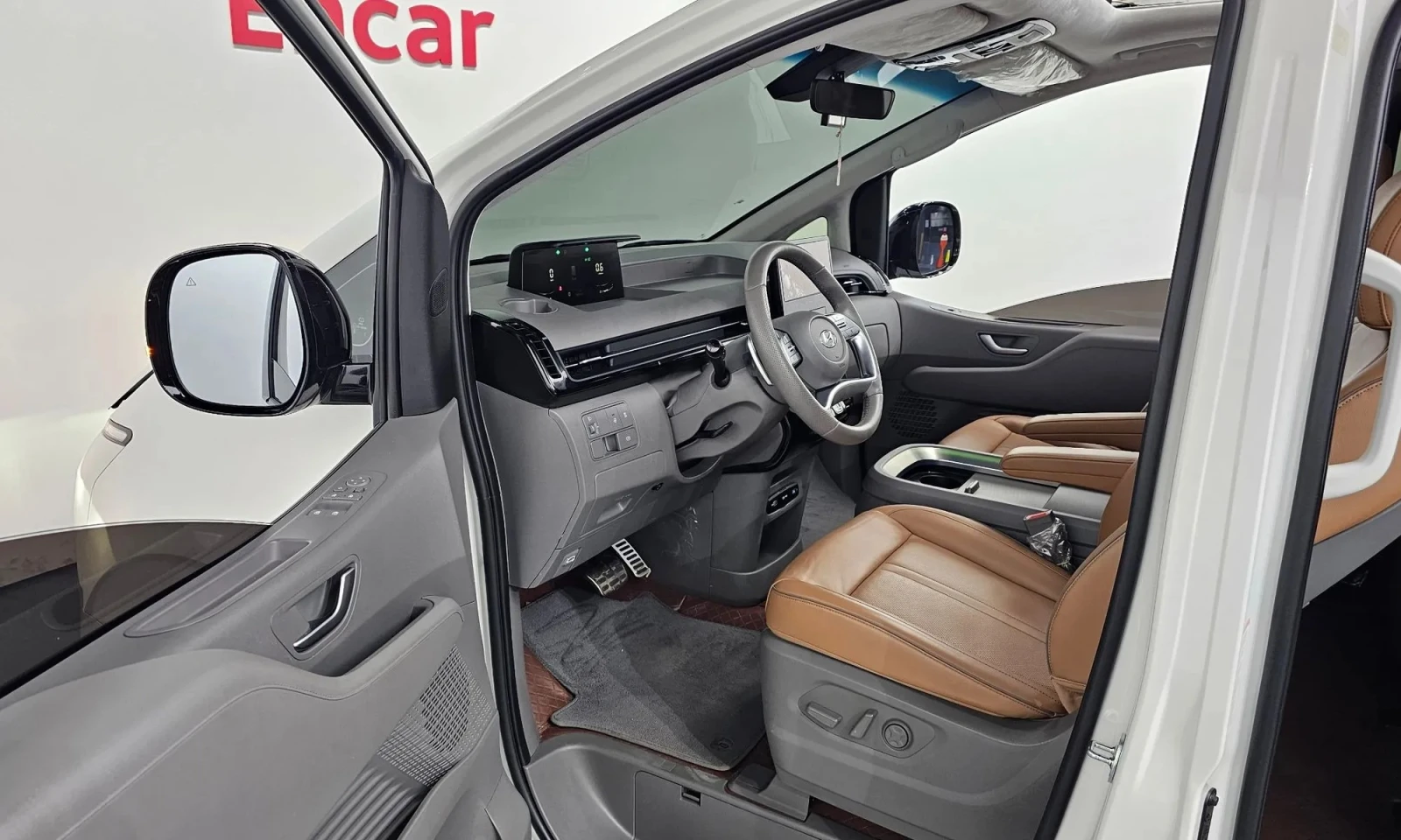 Hyundai Staria  L3.5 Lounge 7-Seater Mobility, снимка 10 - Автомобили и джипове - 54421399