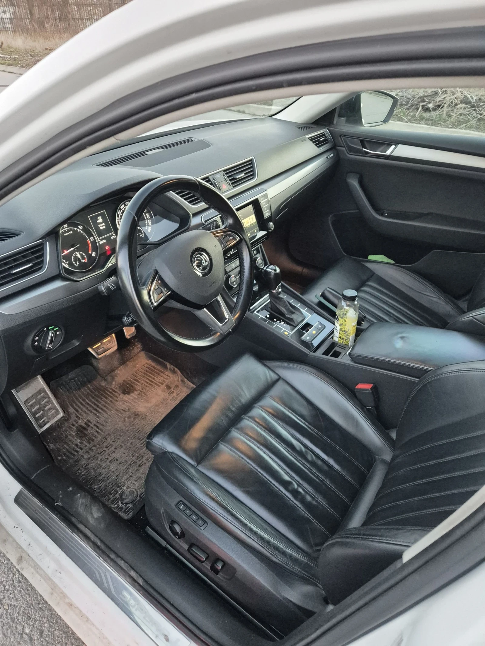 Skoda Superb 2.0 TDI, снимка 7 - Автомобили и джипове - 54484554