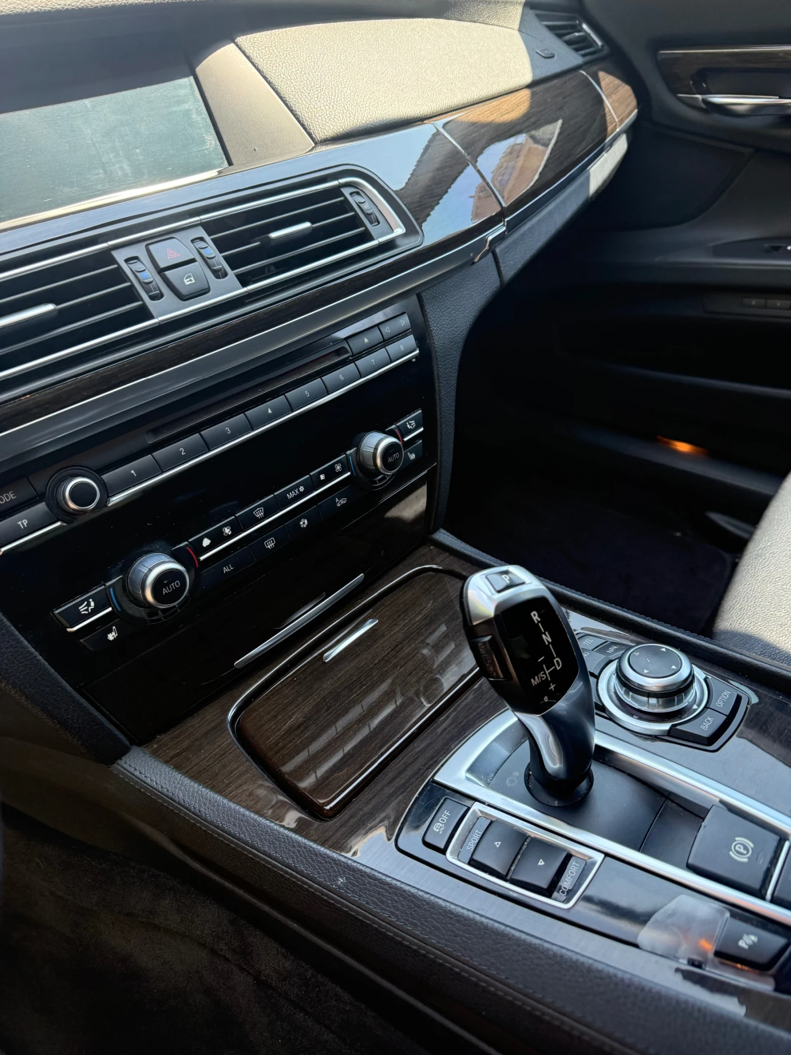 BMW 730 Топ състояние, снимка 8 - Автомобили и джипове - 54498045