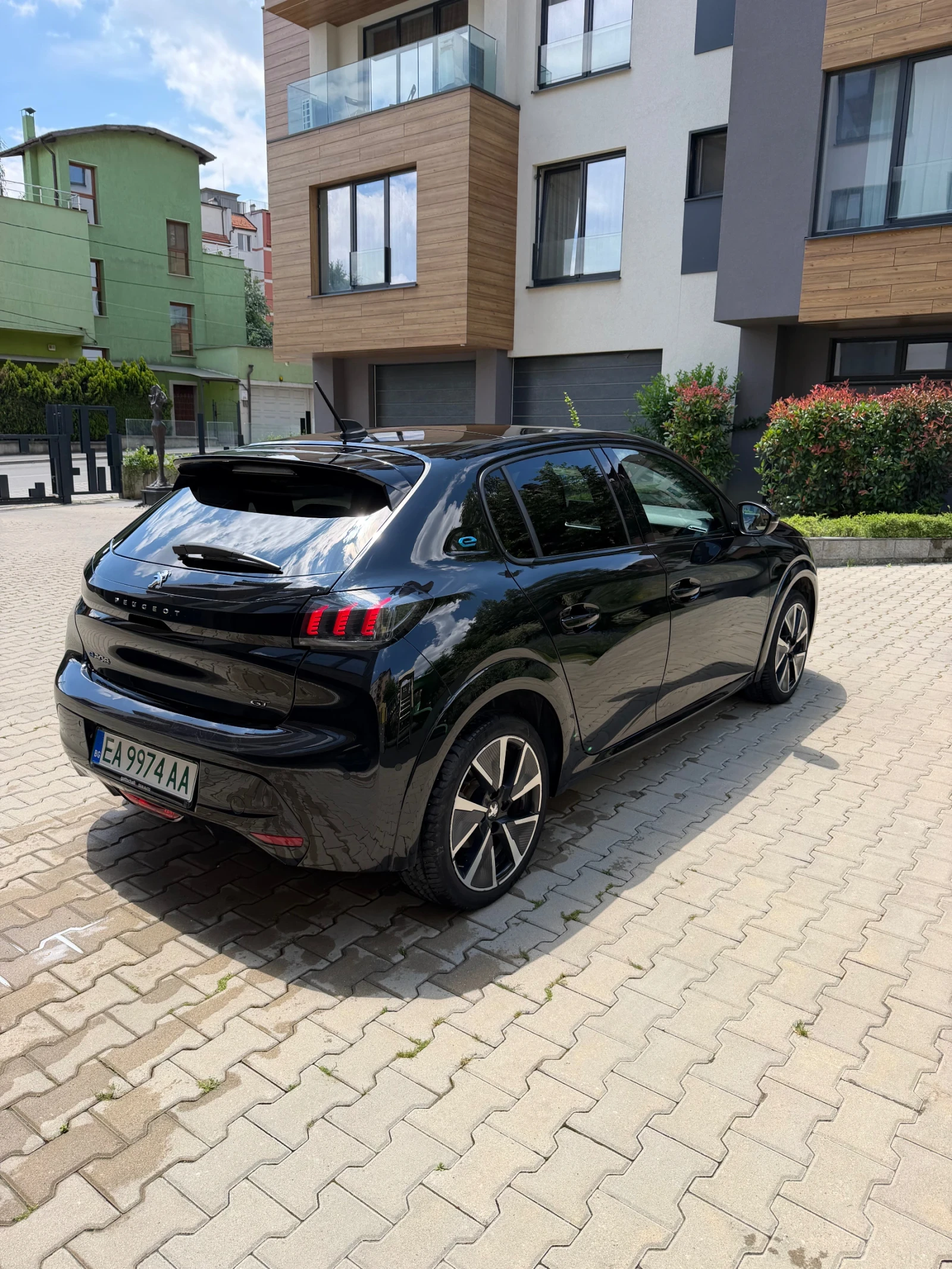 Peugeot 208, снимка 2 - Автомобили и джипове - 54982931