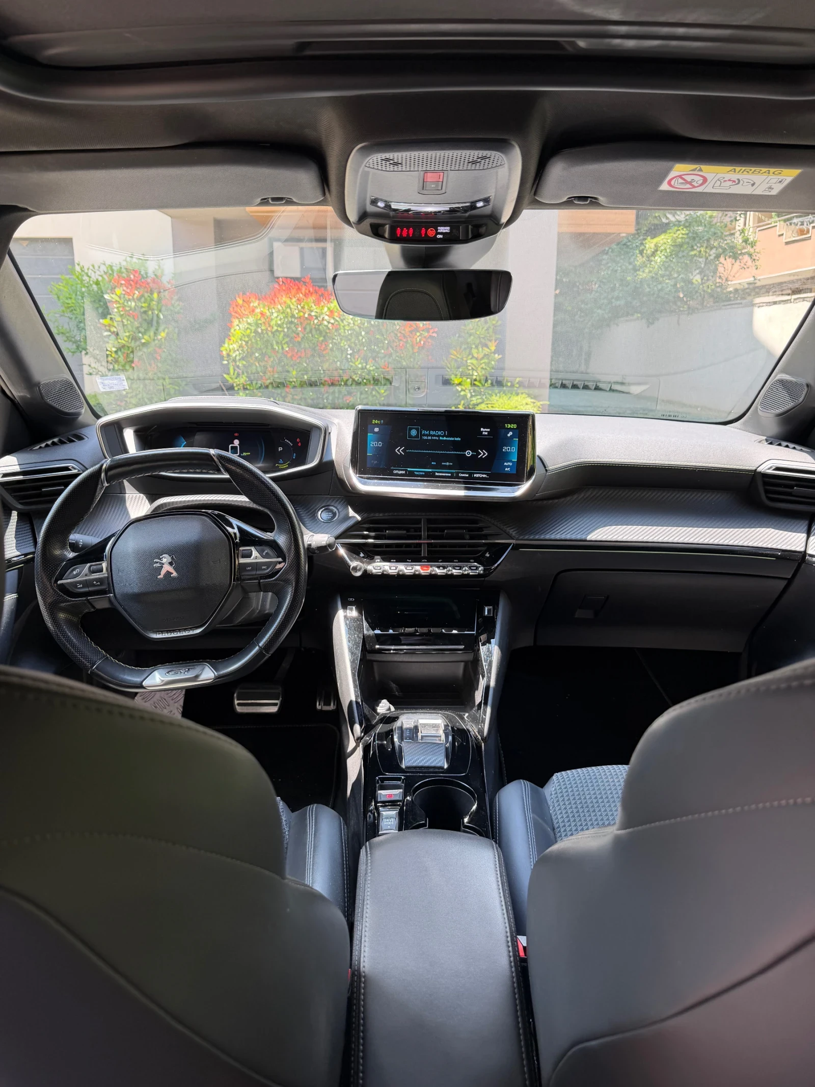 Peugeot 208, снимка 10 - Автомобили и джипове - 54982931