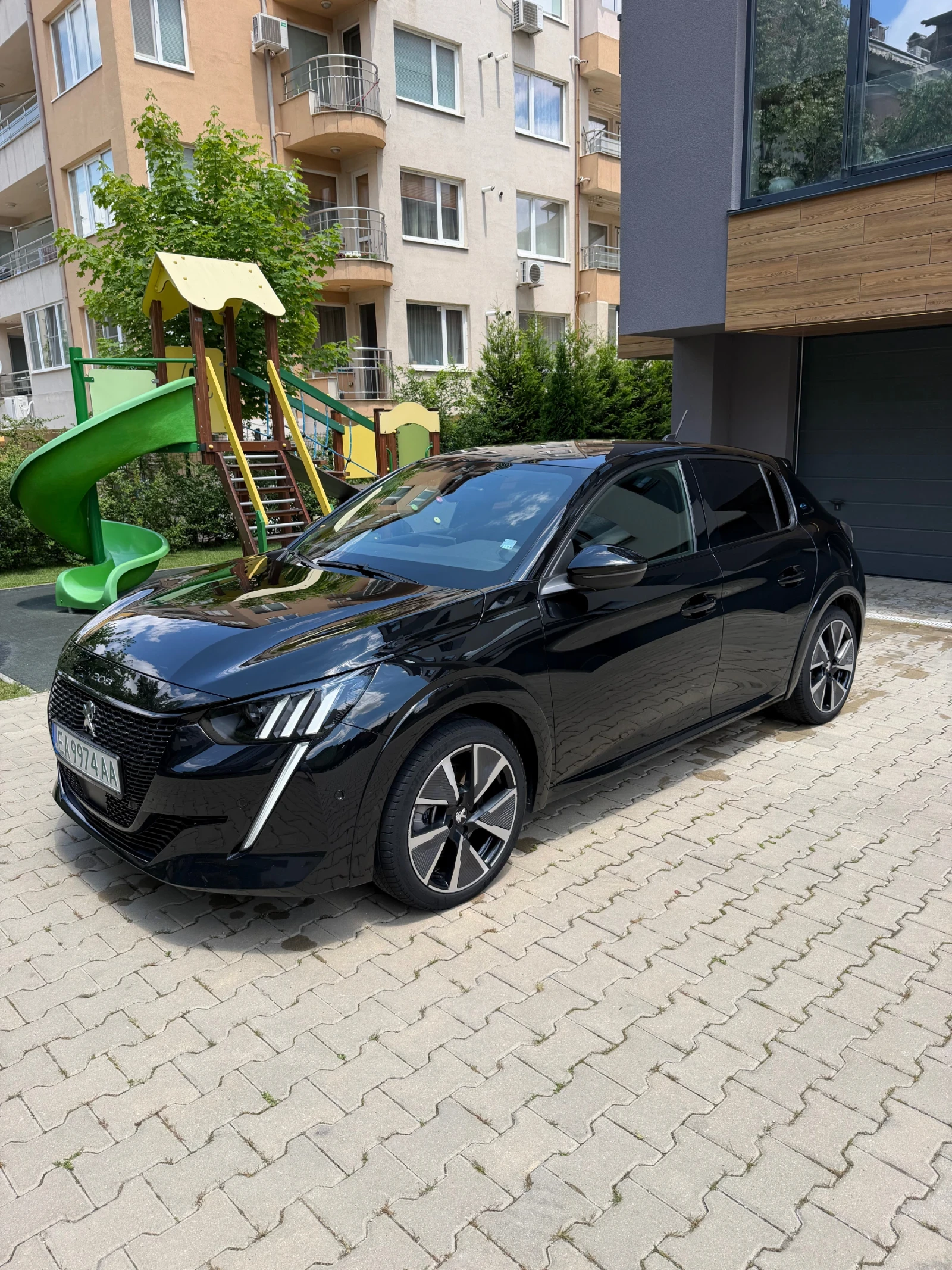 Peugeot 208, снимка 5 - Автомобили и джипове - 54982931