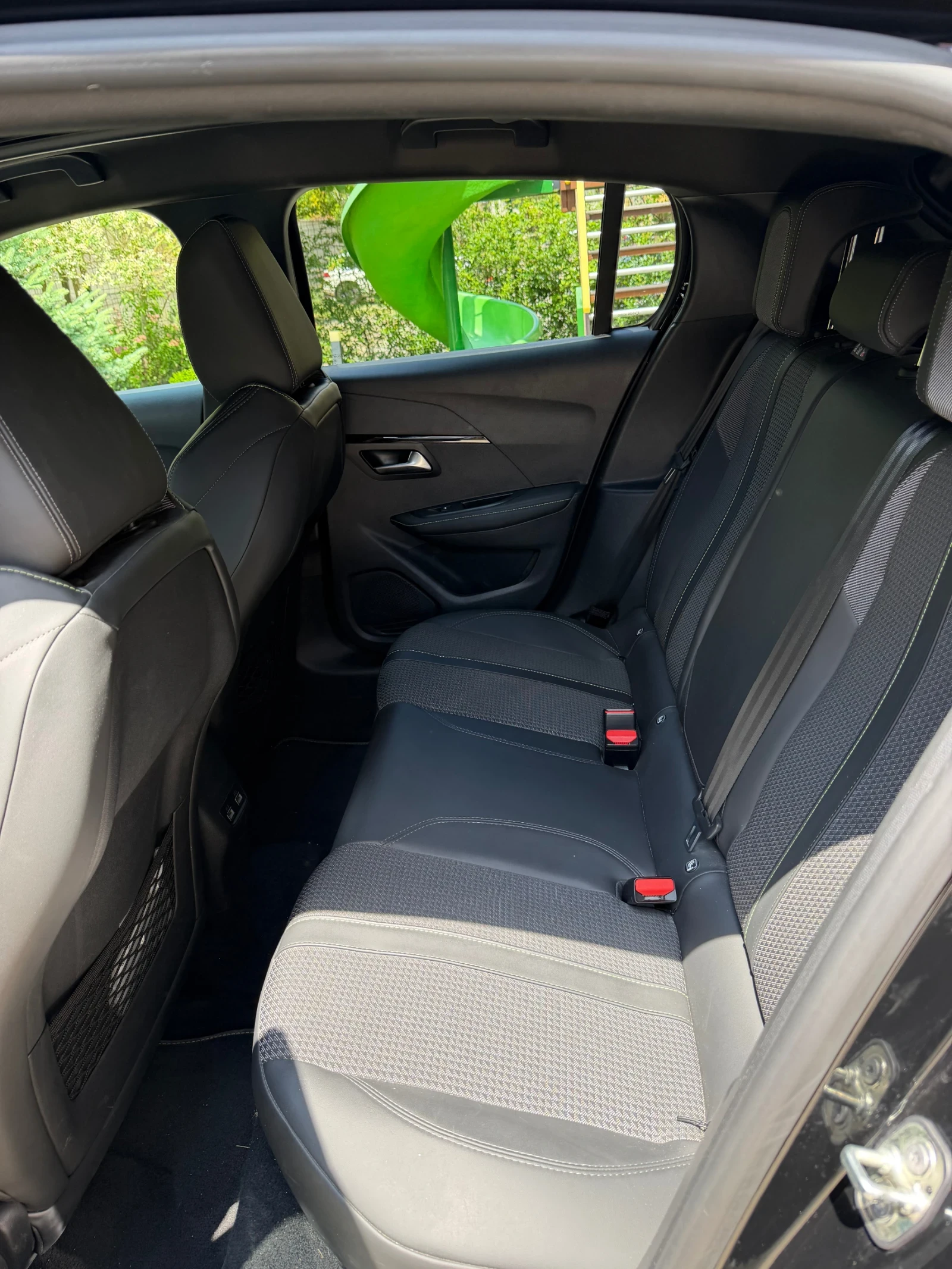 Peugeot 208, снимка 8 - Автомобили и джипове - 54982931