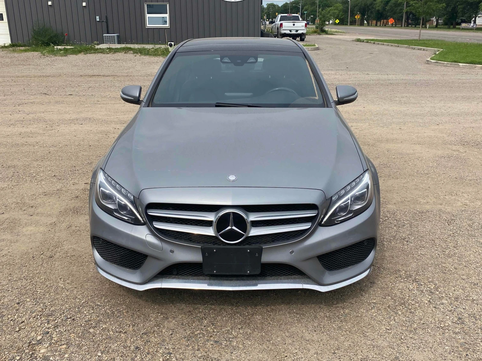 Mercedes-Benz C 400 AMG * * CARFAX * * АВТО КРЕДИТ * * , снимка 2 - Автомобили и джипове - 55328184