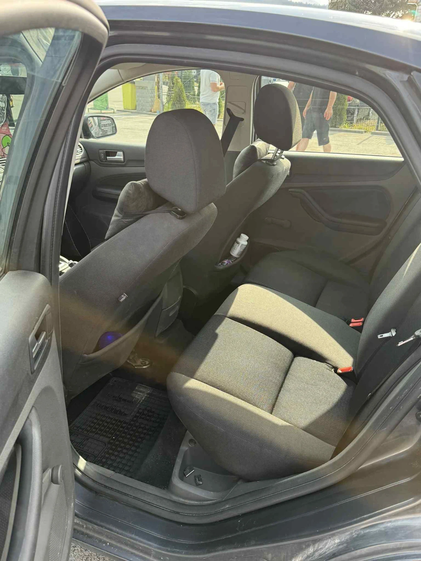 Ford Focus 1.6i 116кс, снимка 8 - Автомобили и джипове - 55606011