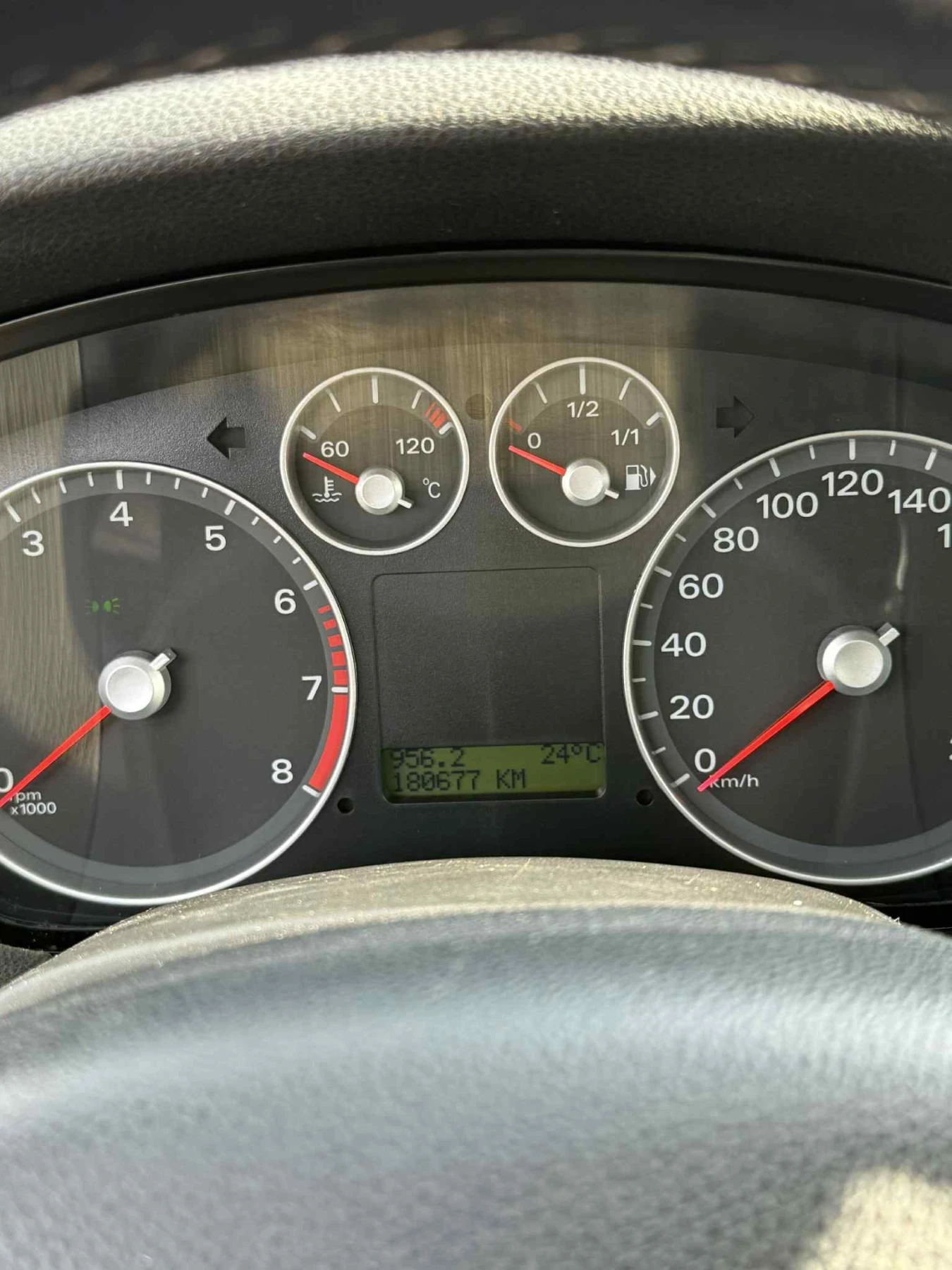 Ford Focus 1.6i 116кс, снимка 10 - Автомобили и джипове - 55606011