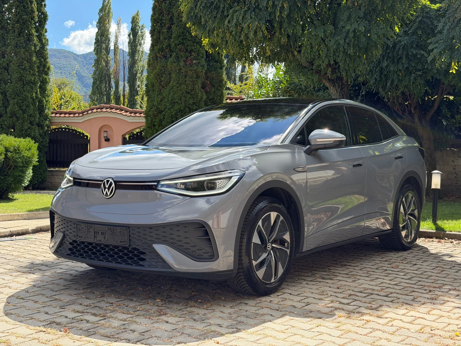 VW ID.5 PRO/НАЛИЧЕН/23г./64х.км/NardoGrey/Pano/Memory/Full