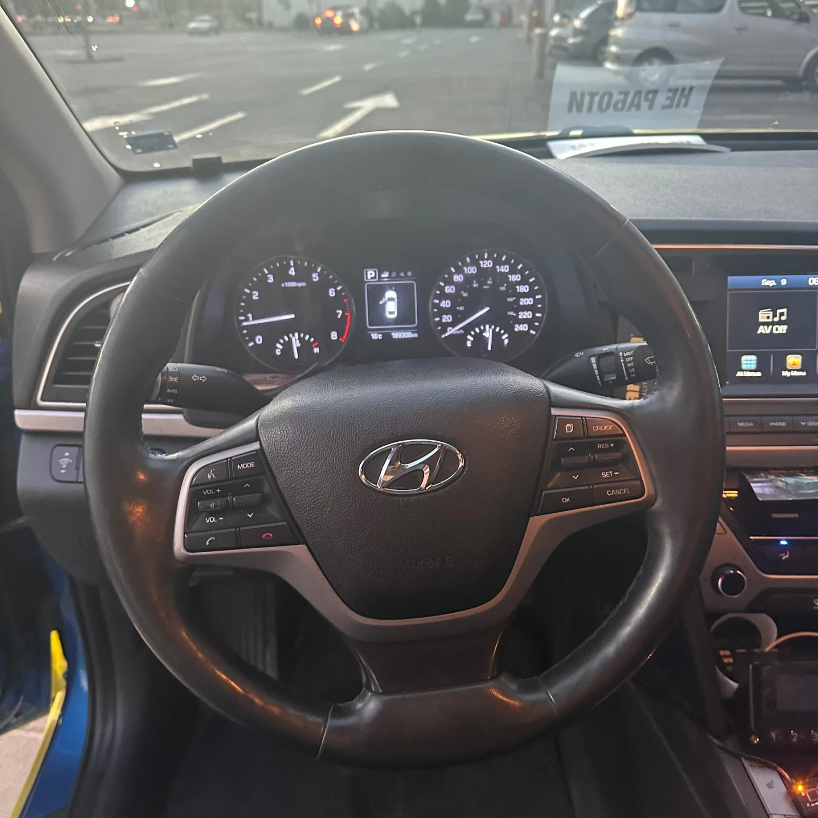 Hyundai Elantra, снимка 7 - Автомобили и джипове - 56111354