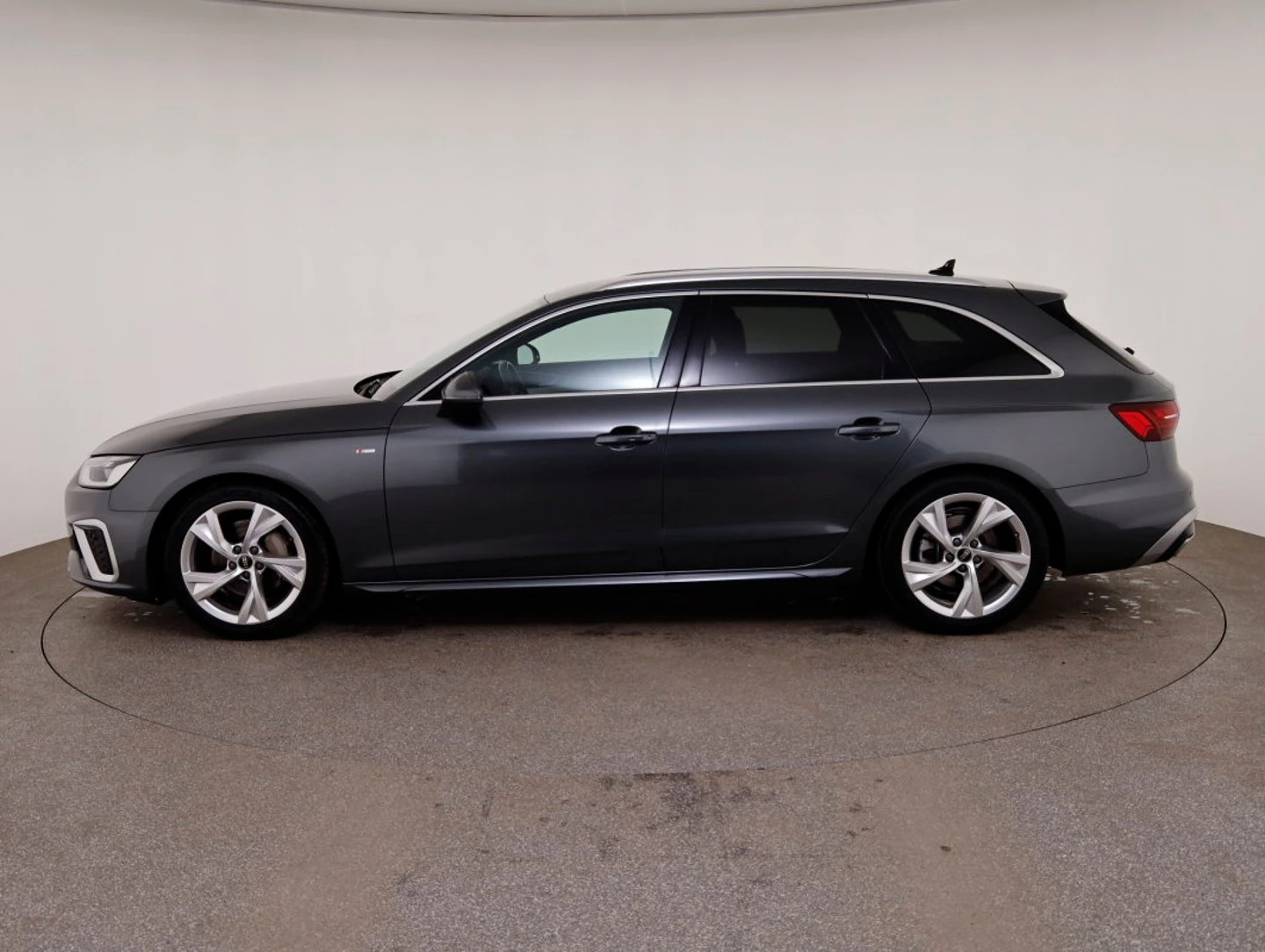 Audi A4, снимка 2 - Автомобили и джипове - 56536222