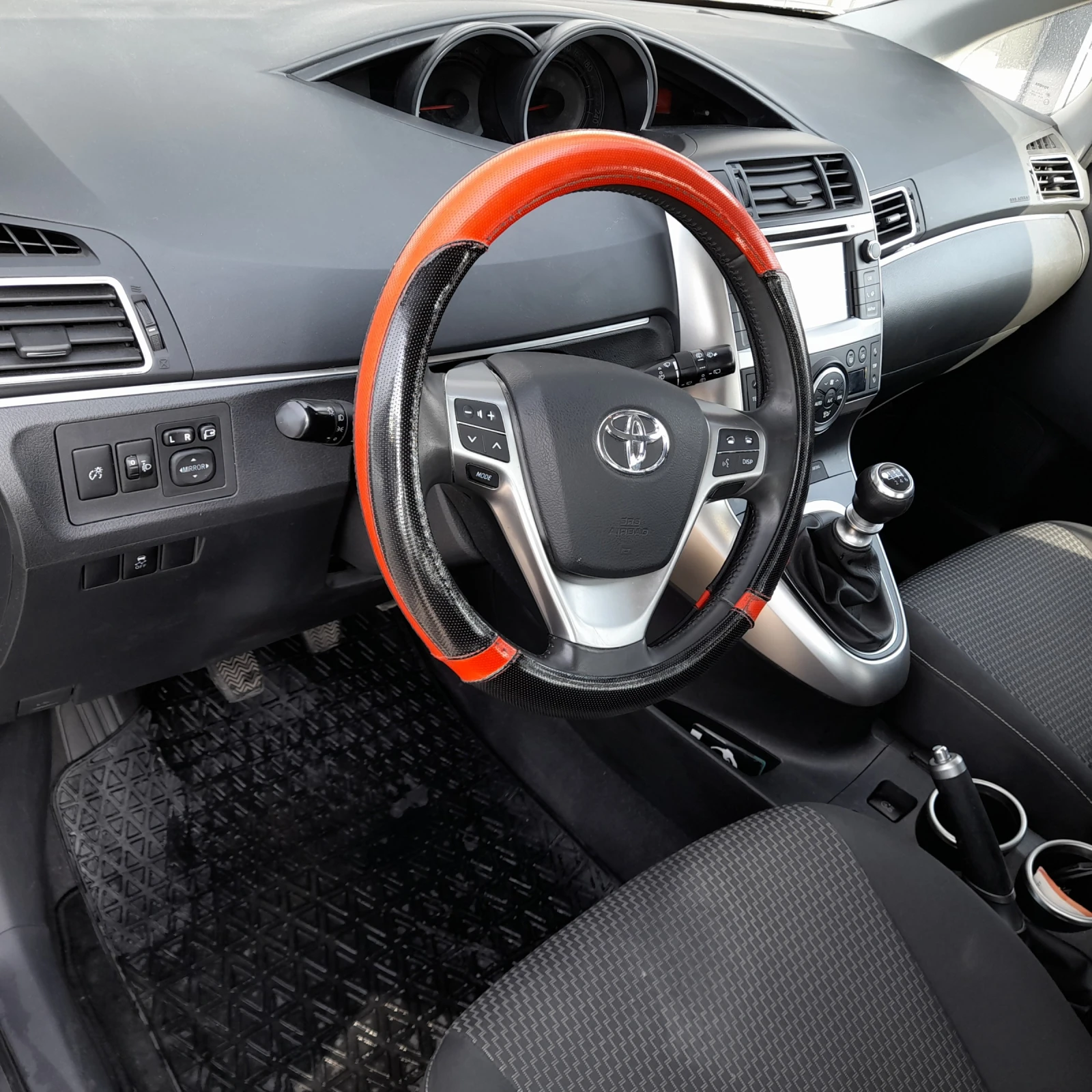 Toyota Verso, снимка 4 - Автомобили и джипове - 56339290