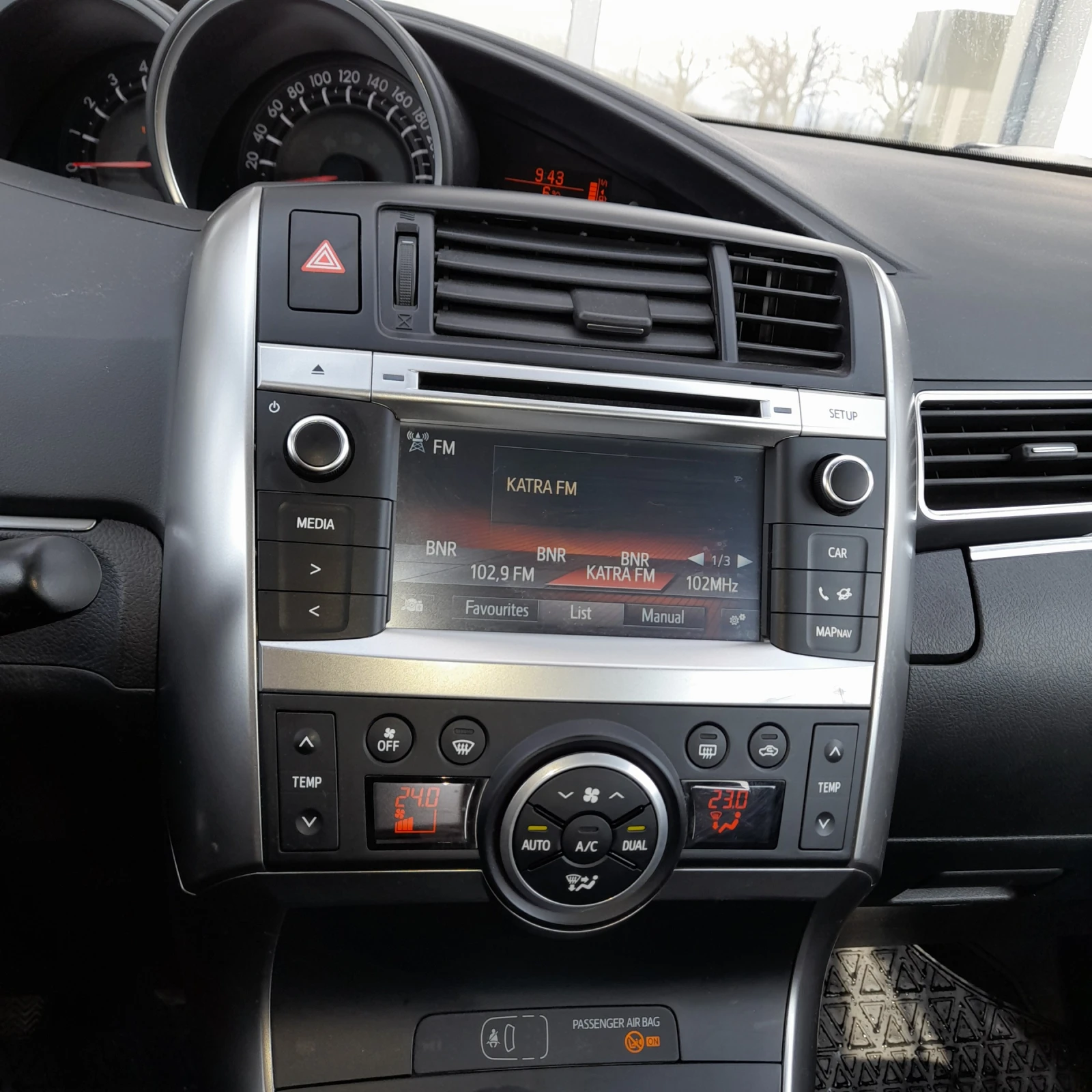 Toyota Verso, снимка 5 - Автомобили и джипове - 56339290