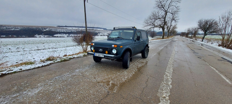 Lada Niva, снимка 1 - Автомобили и джипове - 46409658