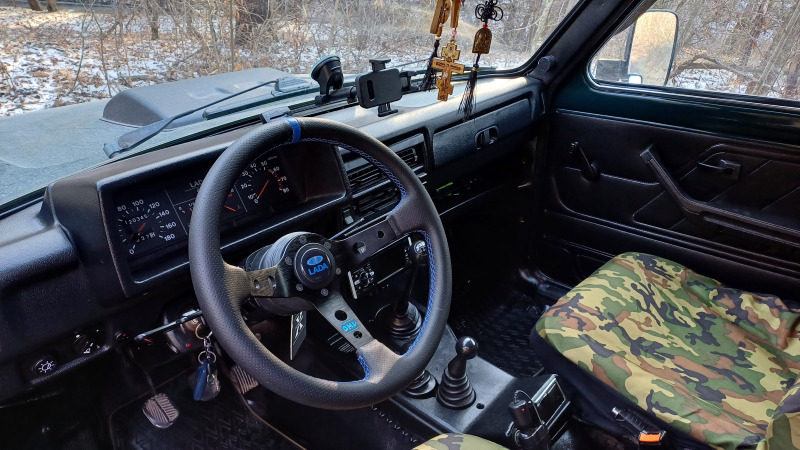Lada Niva, снимка 5 - Автомобили и джипове - 46409658