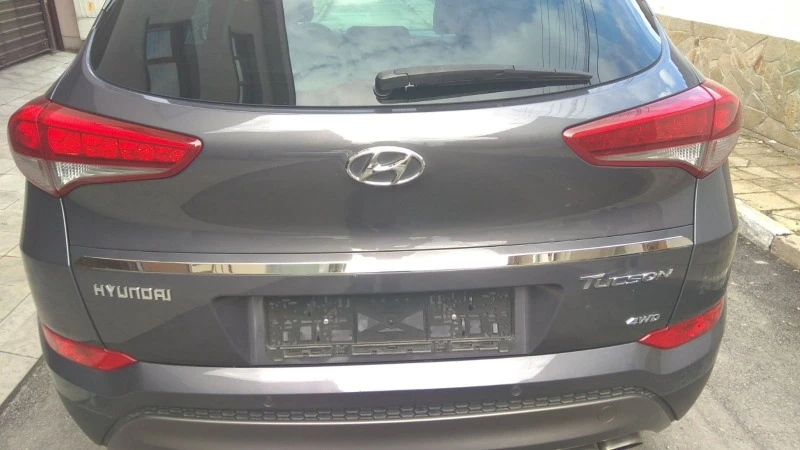 Hyundai Tucson, снимка 9 - Автомобили и джипове - 47514569