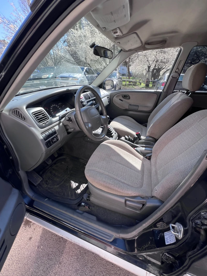 Suzuki Grand vitara 3.2 бензин 221 кс., снимка 5 - Автомобили и джипове - 47246908