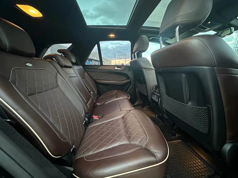 Mercedes-Benz ML 350 AMG DESINGO Подгрев* Обдухване* Сервизна история, снимка 8 - Автомобили и джипове - 53405461
