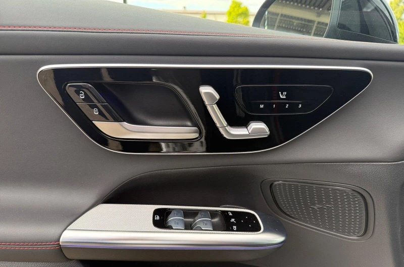 Mercedes-Benz GLC 43 AMG 4MATIC PANORAMA 360 CAMERA NIGHT PAKET, снимка 10 - Автомобили и джипове - 53501981