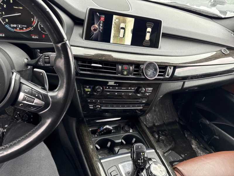 BMW X5 XDRIVE35I * М ПАКЕТ* 360 КАМЕРА* ПРЕДСТАВИТЕЛСТВО*, снимка 9 - Автомобили и джипове - 53577318