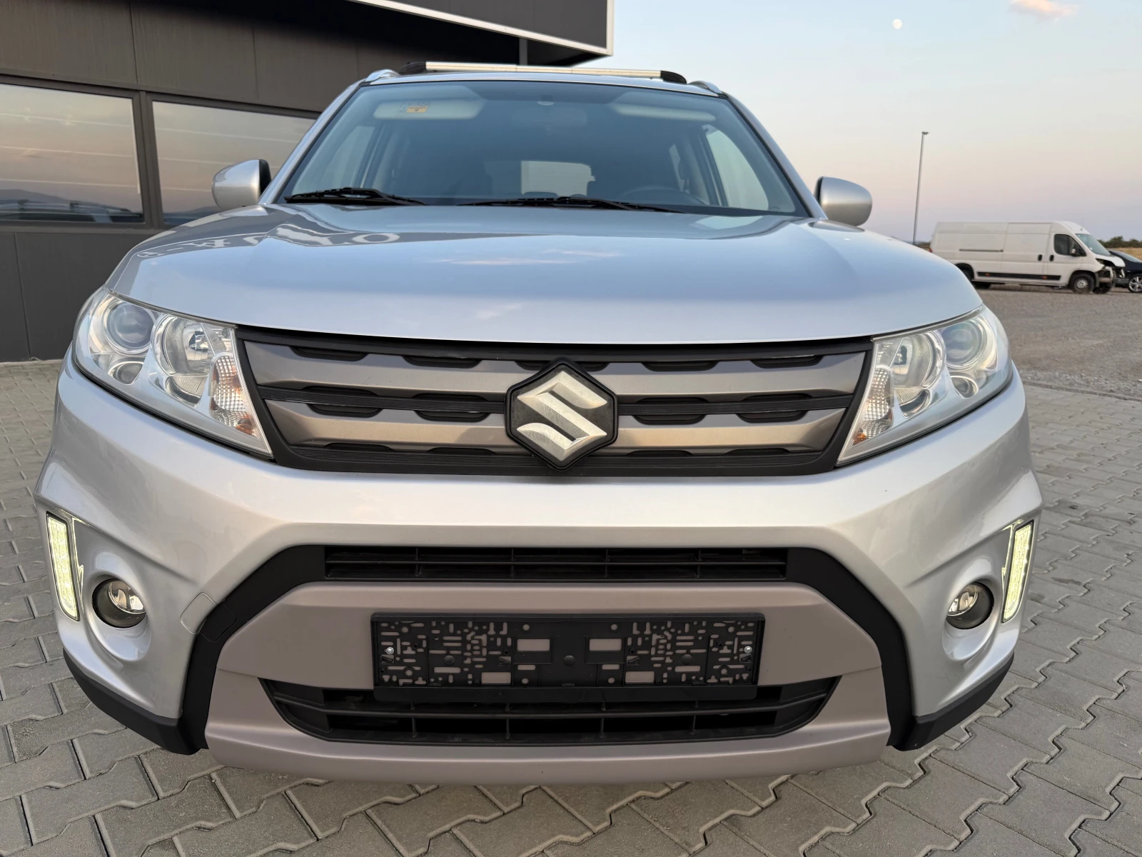 Suzuki Vitara 1.6i 4x4 120 ks СОБСТВЕН ЛИЗИНГ !!! - изображение 2