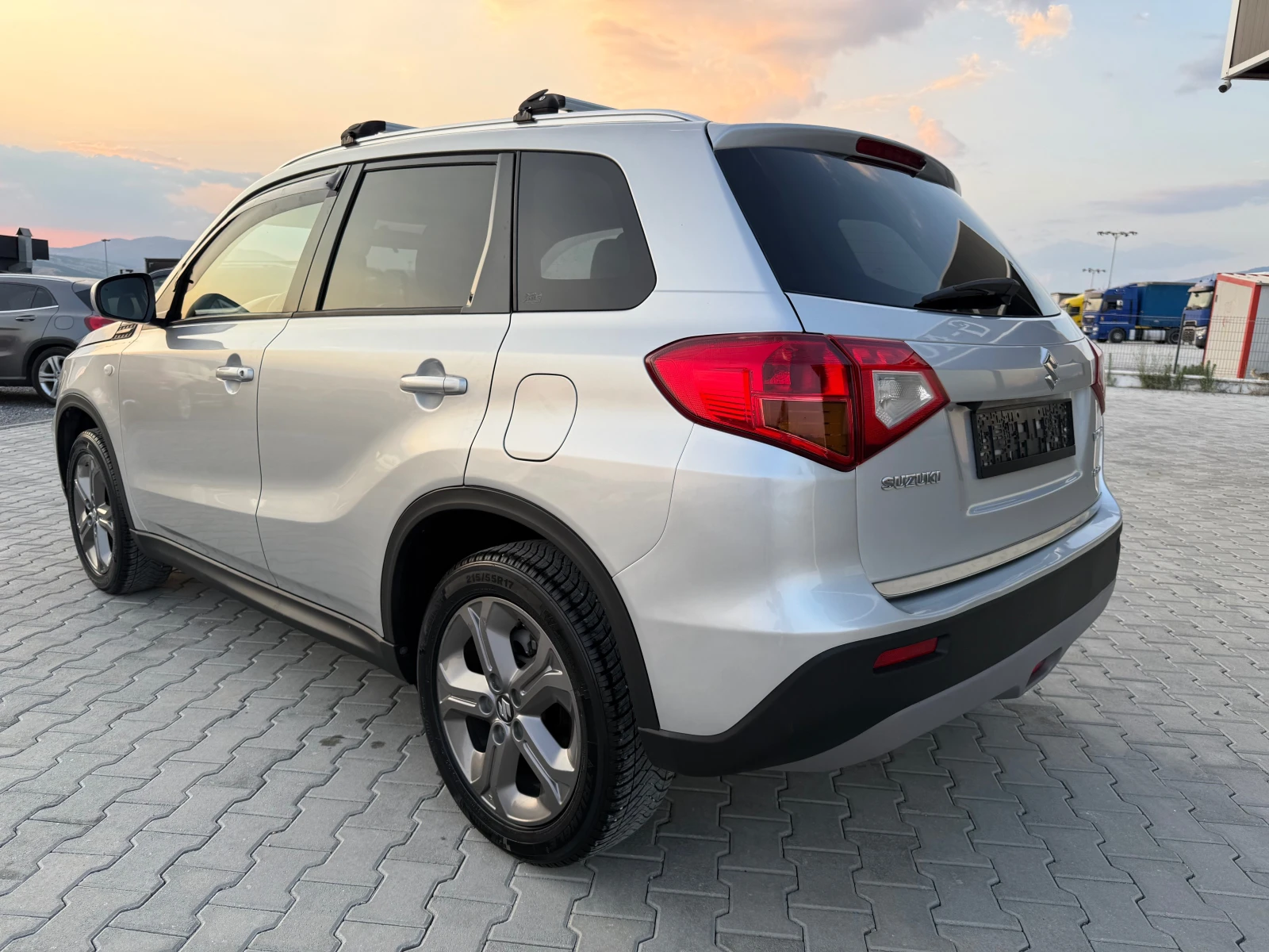 Suzuki Vitara 1.6i 4x4 120 ks СОБСТВЕН ЛИЗИНГ !!! - изображение 7