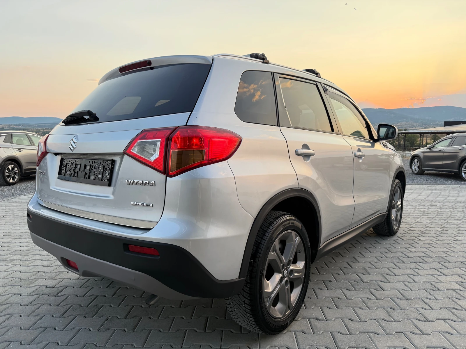 Suzuki Vitara 1.6i 4x4 120 ks СОБСТВЕН ЛИЗИНГ !!! - изображение 5