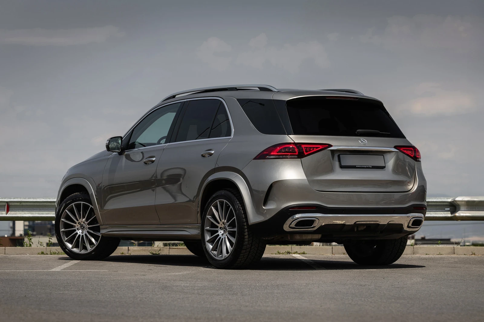 Mercedes-Benz GLE 350 4 MATIC/BURMESTER/AMG/KEYLESS/PANO/360 - изображение 6