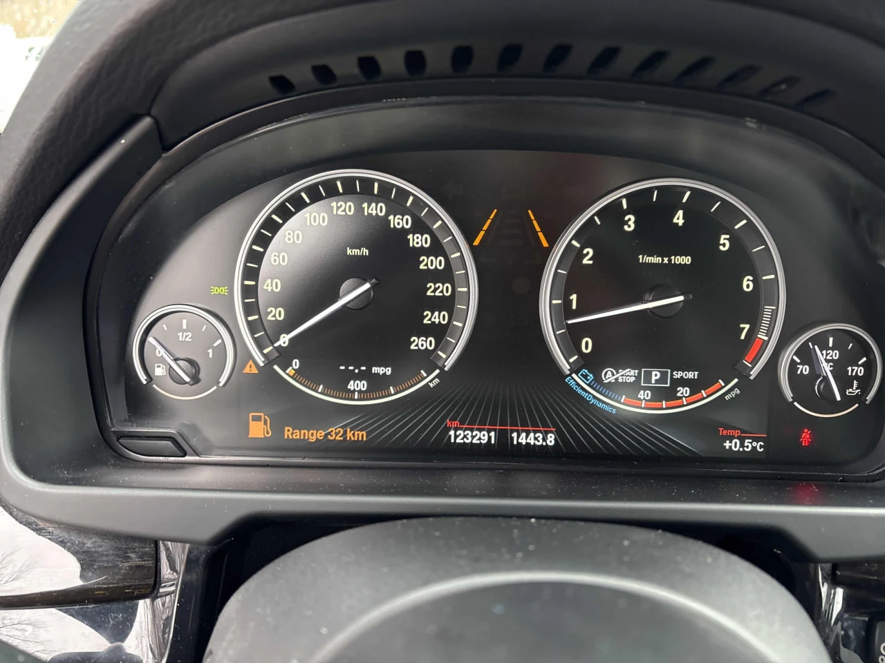 BMW X5 XDRIVE35I * М ПАКЕТ* 360 КАМЕРА* ПРЕДСТАВИТЕЛСТВО* - изображение 8