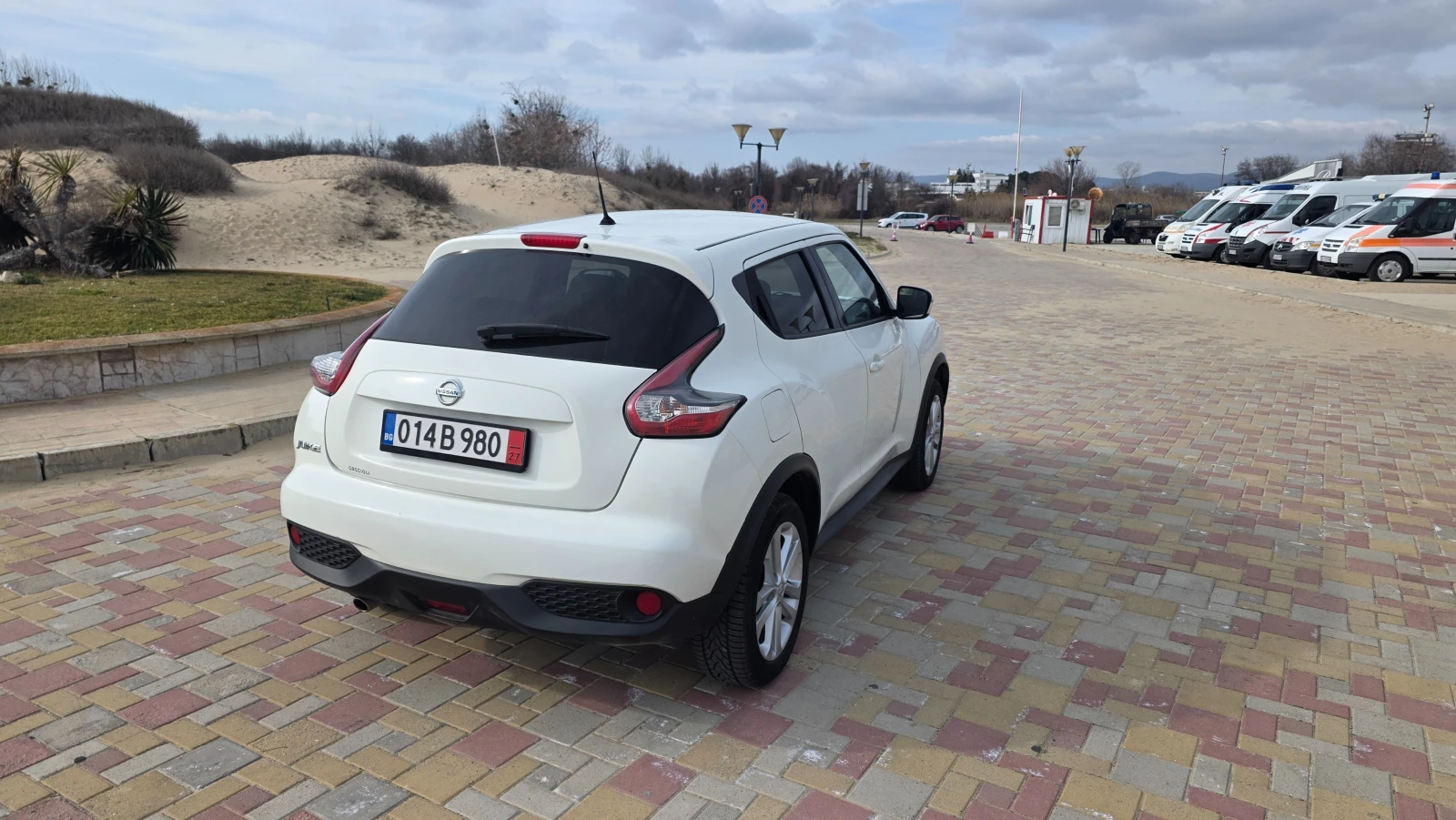 Nissan Juke 1.6i gaz, снимка 11 - Автомобили и джипове - 53840430